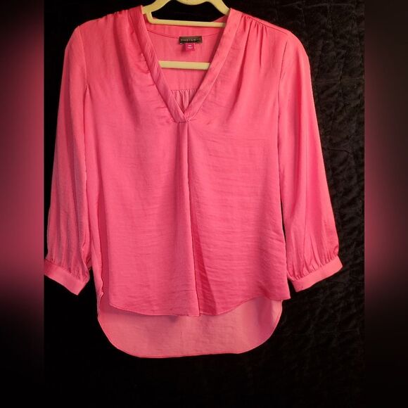 Bundle of 2 Vince Camuto NWOT v neck tie front blouse. 3/4 length sleeve Sz XXS - Picture 3 of 7